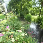 Bed & Breakfast Le Moulin Des Roses 3*