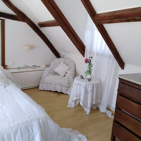 Le Moulin Des Roses Bed & Breakfast 3*