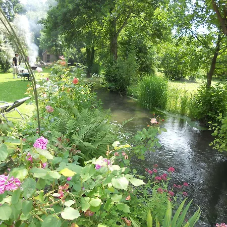 Bed & Breakfast Le Moulin Des Roses 3*