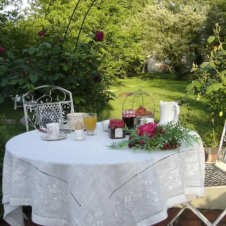 Le Moulin Des Roses 3*