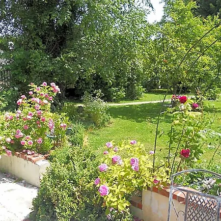 Le Moulin Des Roses Bed and Breakfast Neslette