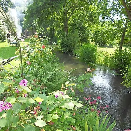 Le Moulin Des Roses Bed and Breakfast 3*