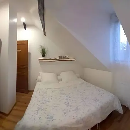 Le Moulin Des Roses Bed and Breakfast 3*