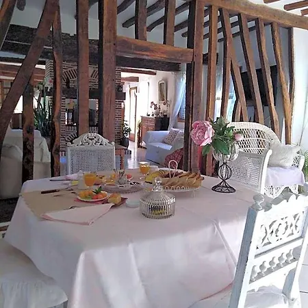 Le Moulin Des Roses Frühstückspension