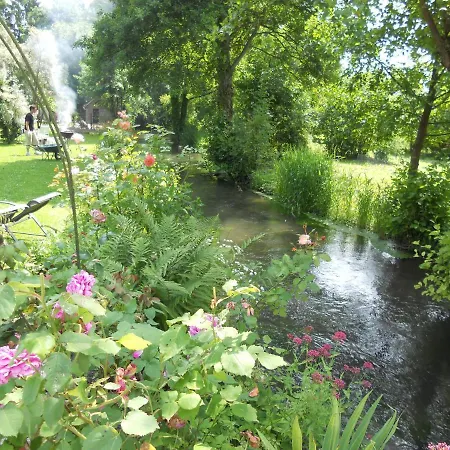 Bed & Breakfast Le Moulin Des Roses 3*