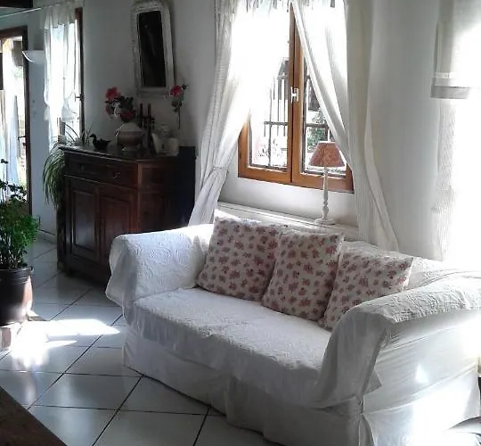 Le Moulin Des Roses Couette-café 3*